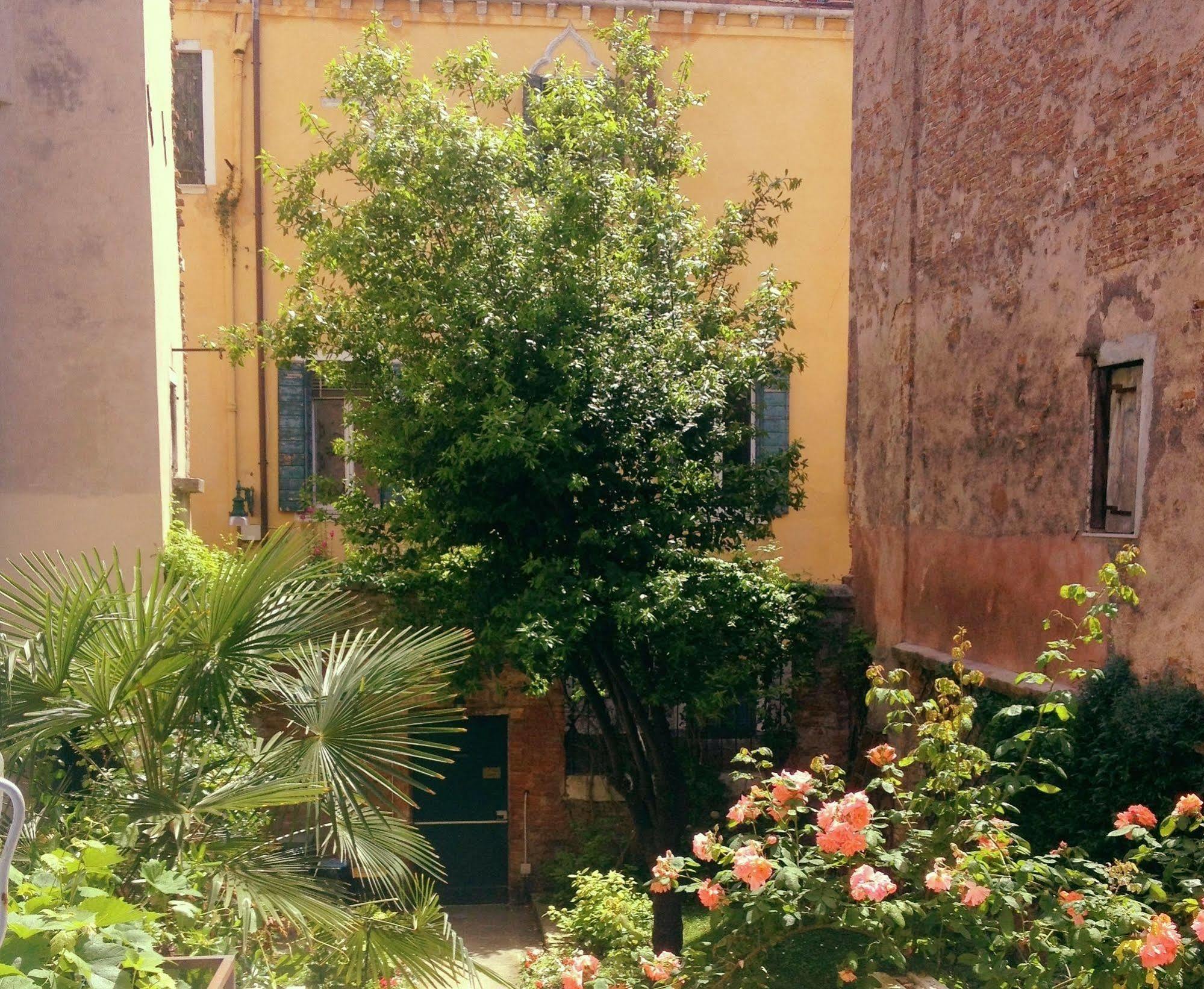 3749 Pontechiodo Bed & Breakfast Venezia Eksteriør bilde